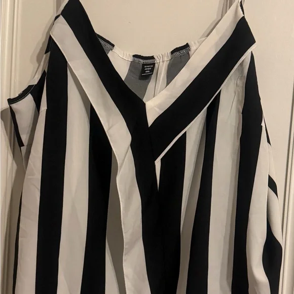 SHEIN Black and White Striped Camisole - Picture 3 of 4